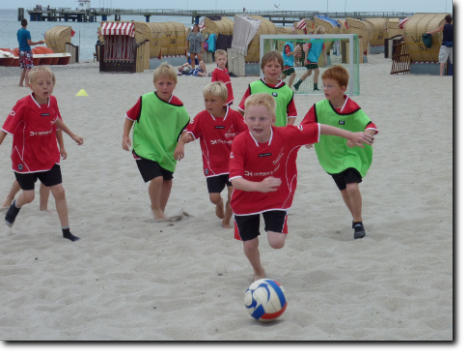 Fußball in malerischer Kulisse